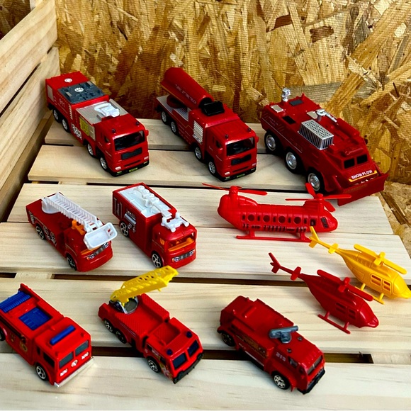 Fire truck storage cube,fire fighter action set,firetrucks, 100+ accessories 5+ - Picture 4 of 10
